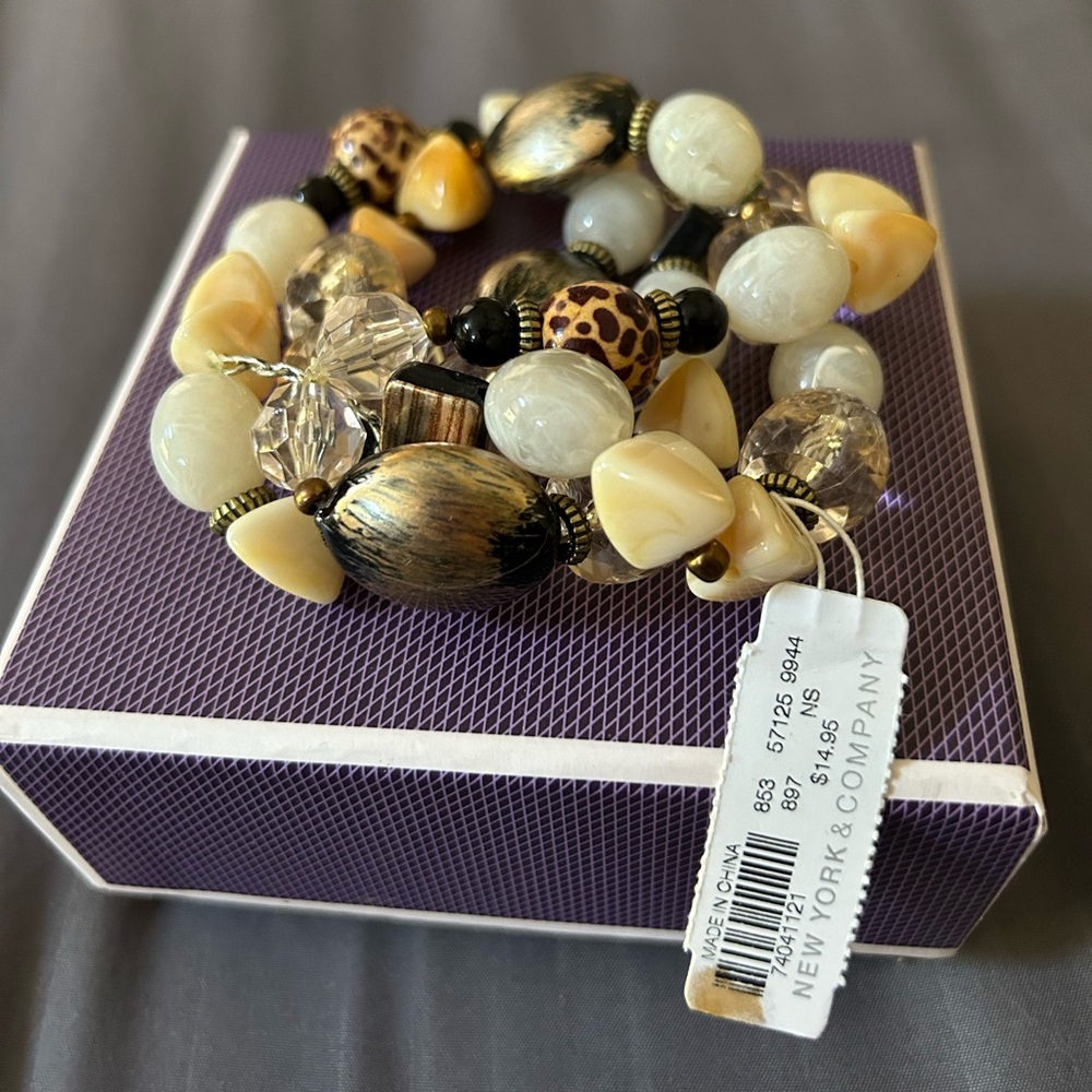 NWT Chunky bangle bracelet;